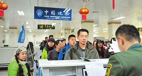 中国发力世界机遇 “七亿人次出境游”动静有多大