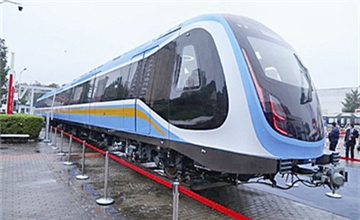 “青島造”首列中國標準地鐵在京首秀