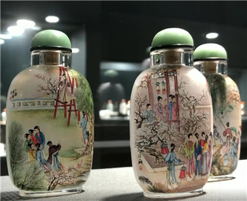 山东手造：在瓶中反向作画的精美鼻烟壶和炫彩琉璃瓶